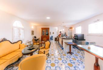 Hotel Toro has Balcony rooms