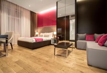 Maccani Luxury Suites allows 18 year olds to book a room