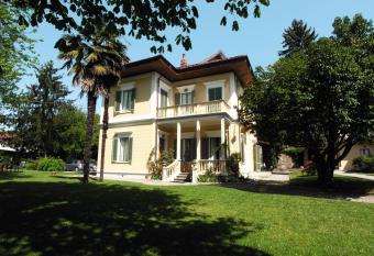 Villa D Azeglio allows 18 year olds to book a room
