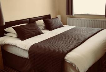 Alder Lodge allows 18 year olds to book a room