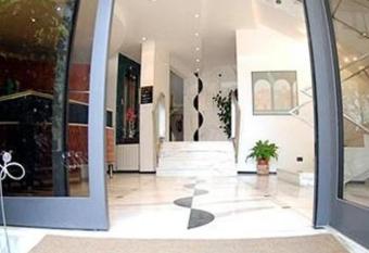 Hotel Boston has Balcony rooms