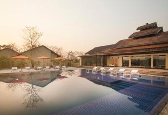 Meghauli Serai Chitwan National Park - A Taj Safari Lodge has Balcony rooms