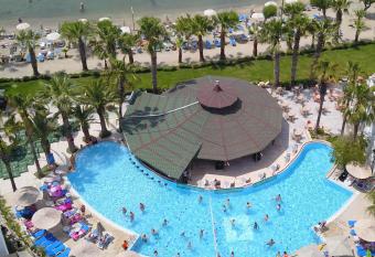 Parkim Ayaz Hotel allows 18 year olds to book a room