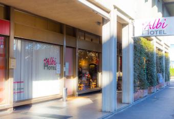 Hotel Albi allows 18 year olds to book a room