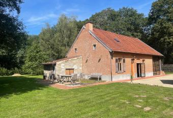 Art Of Einstein allows 18 year olds to book a room