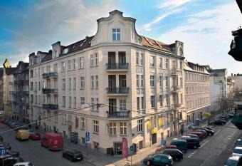 Apartamenty Pomara  czarnia allows 18 year olds to book a room