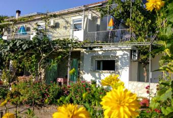 Apartmani Bosco has Smoking/Balcony rooms