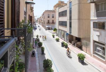 Dimora La Commare has Balcony rooms