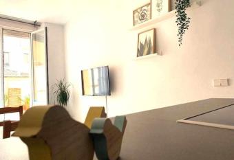 Apartamento Ayla San Ferm  n allows 18 year olds to book a room