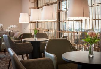 Royal Palm Tower Indaiatuba allows 18 year olds to book a room