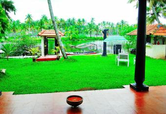 Wintergreen Water Front Resort has Balcony rooms