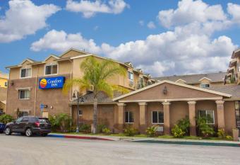 Comfort Inn Cockatoo Near LAX Airport has Balcony rooms