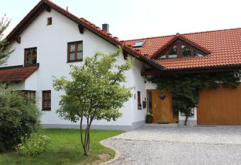 s  Bergh  usl Randeck allows 18 year olds to book a room