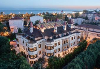 Chatto Hotel has Balcony rooms