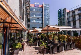 Best Western Plaza Hotel Stuttgart-Ditzingen allows 18 year olds to book a room