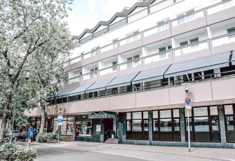 Concorde Business Boutique Hotel allows 18 year olds to book a room