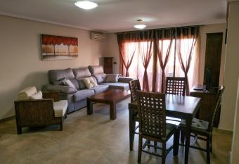 Apartamentos Marina San Julian allows 18 year olds to book a room