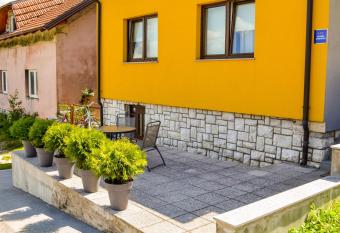 Studio Apartman Pavletic has Balcony rooms