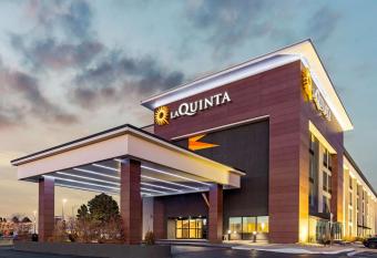 La Quinta Inn & Suites By Wyndham Denver Aurora Medical allows 18 year olds to book a room