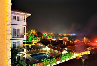 Sky Alremu Apart Hotel has Balcony rooms