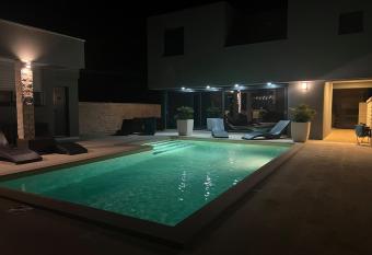 Apartments Dream House Zaton has Balcony rooms