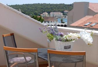 Apartments Andrija  evi   has Balcony rooms