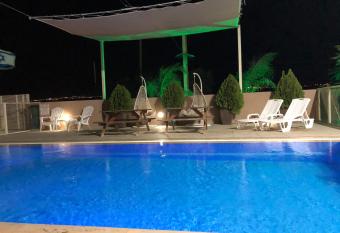 Zimmer BaSadot allows 18 year olds to book a room