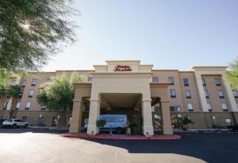 Hampton Inn & Suites Las Vegas Airport allows 18 year olds to book a room