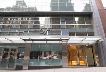 Hilton Club West 57th Street New York allows 18 year olds to book a room