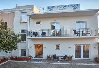 Hotel Victoria Place has Balcony rooms