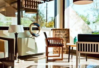 Hotel Ambassador has Balcony rooms