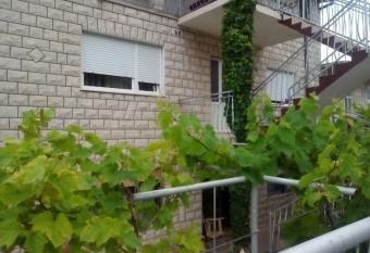 Apartment Rose has Balcony rooms