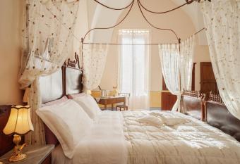 Borgoterra has Balcony rooms