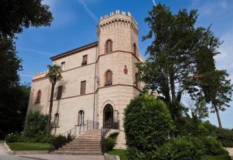 Castello Montegiove has Balcony rooms