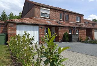 Ferienhaus Heide allows 18 year olds to book a room