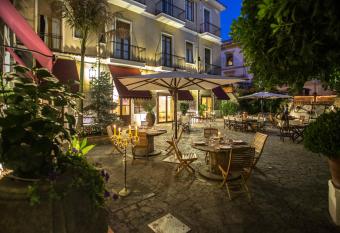 Hotel Victoria Maiorino has Balcony rooms
