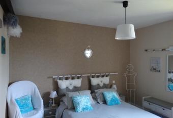 Chambre d H  tes Ty Men allows 18 year olds to book a room