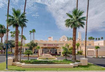 Crowne Plaza Resort Phoenix - Chandler Golf Resort has Balcony rooms
