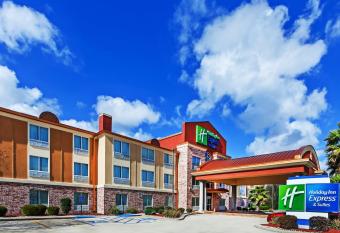 Holiday Inn Express & Suites Lafayette-South By IHG allows 18 year olds to book a room