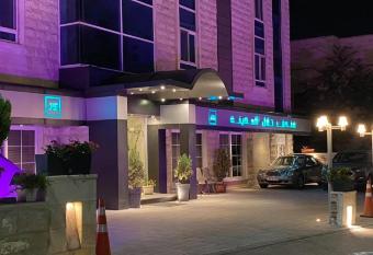 Tilal Almadina Hotel & Suites has Balcony rooms