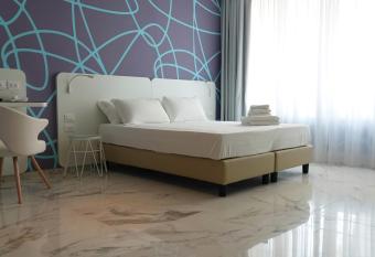 Art Resort Piazza Carita  has rooms with a private hot tub