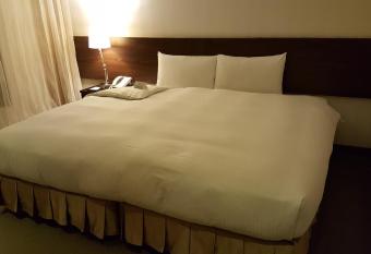 Berkeley Business Hotel Zhongzheng has Balcony rooms