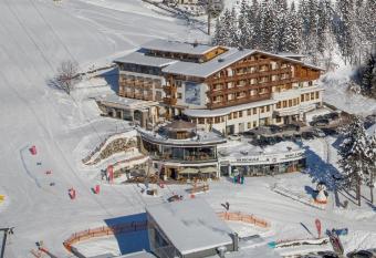 VAYA Zell am See has Balcony rooms