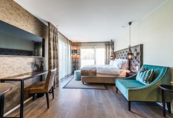 Hotel My Way Z  rich Wallisellen has Balcony rooms