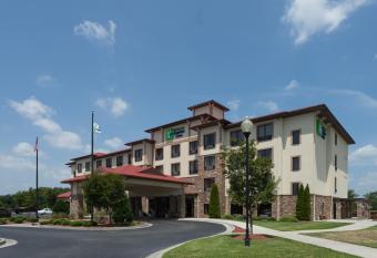Holiday Inn Express & Suites Lexington Nw-The Vineyard By IHG has Balcony rooms