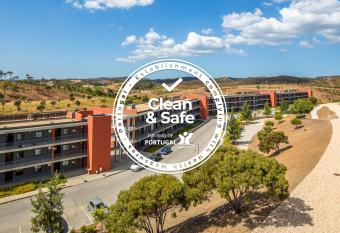 Algarve Race Resort - Apartments allows 18 year olds to book a room