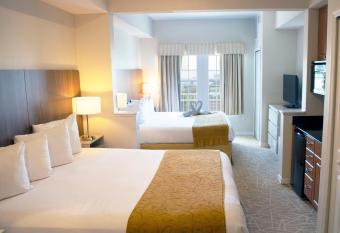 The Point Hotel & Suites Universal has Balcony rooms