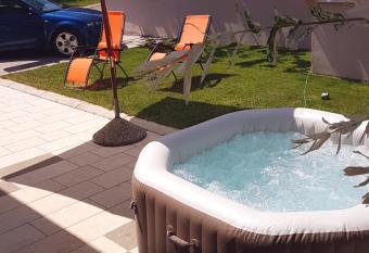 Apartment Borna has Balcony rooms