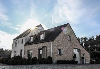 B&B de ZIL allows 18 year olds to book a room