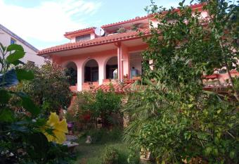 Villa Corrias has Balcony rooms